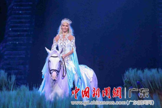 玩具店里的娃娃